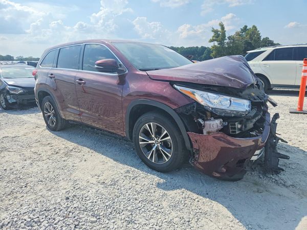 2018 TOYOTA HIGHLANDER LE