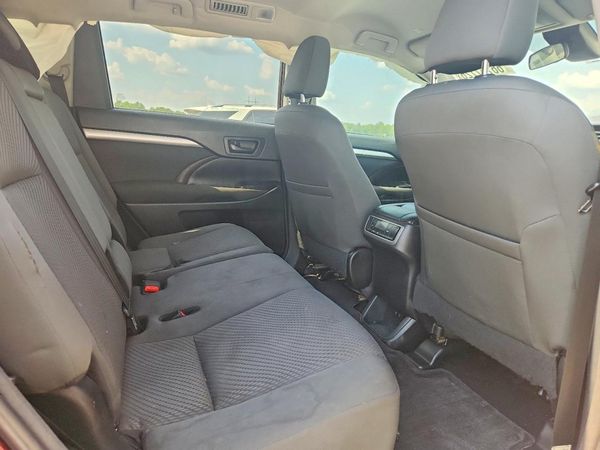 2018 TOYOTA HIGHLANDER LE