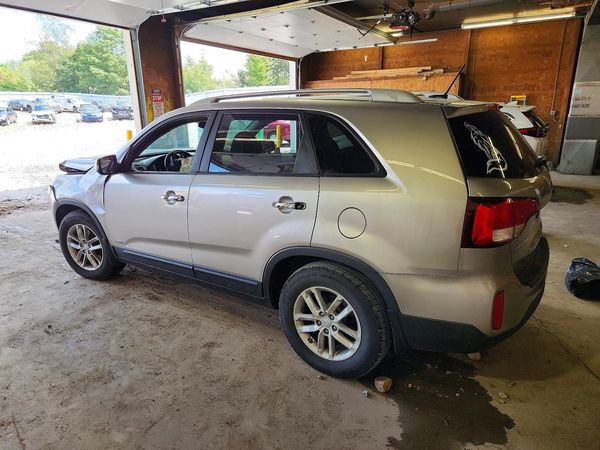2015 KIA SORENTO GL