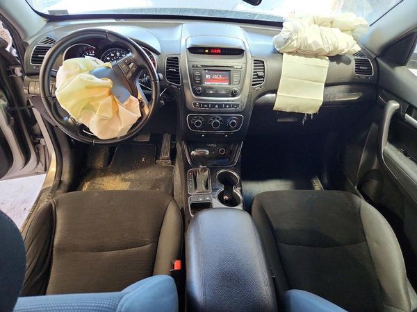 2015 KIA SORENTO GL