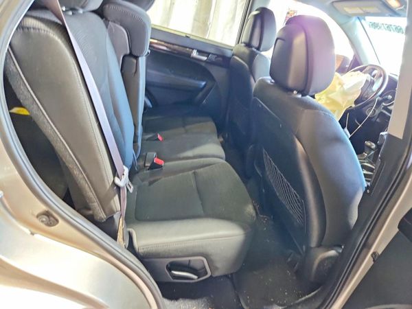 2015 KIA SORENTO GL
