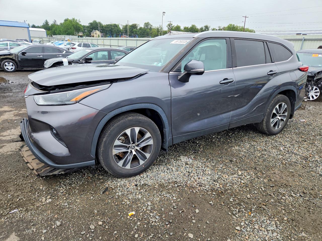 2022 TOYOTA HIGHLANDER XLE