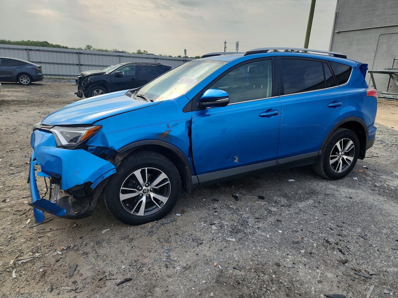 2017 TOYOTA RAV4 XLE