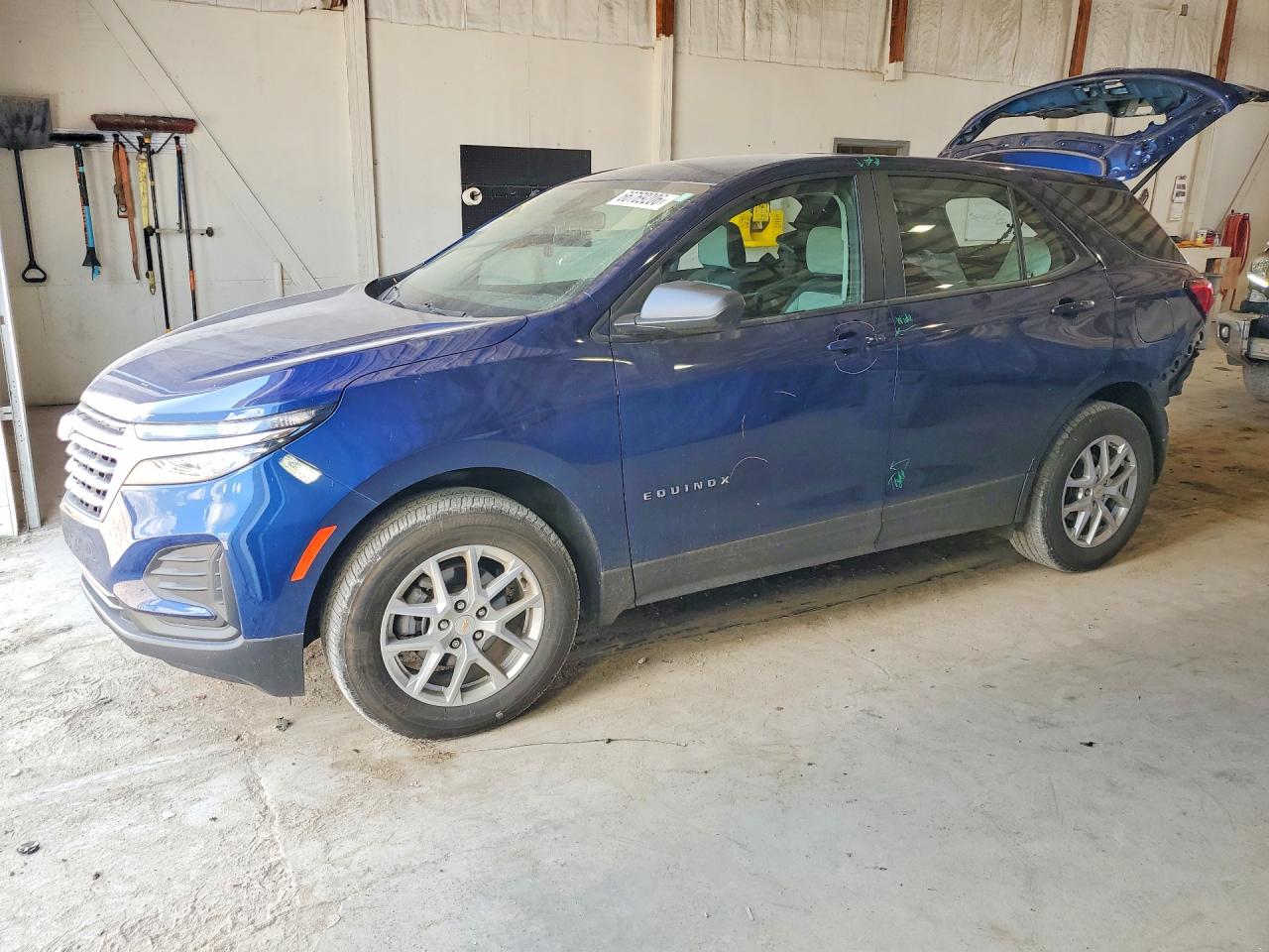 2023 CHEVROLET EQUINOX LS