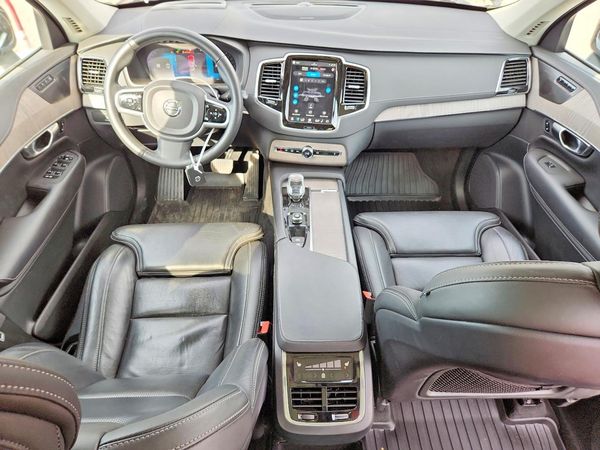 2023 VOLVO XC90