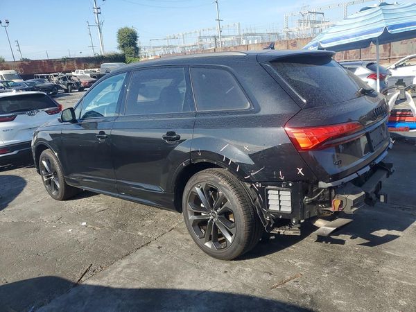 2025 AUDI Q7 quattro Premium Plus