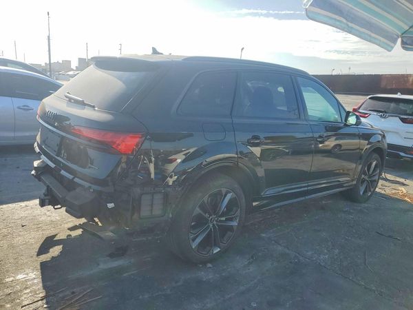 2025 AUDI Q7 quattro Premium Plus