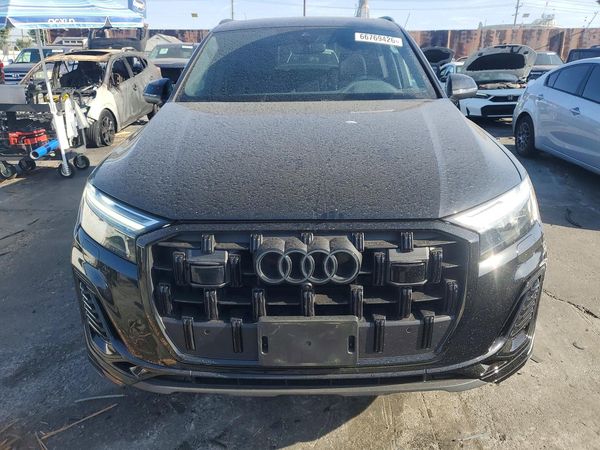 2025 AUDI Q7 quattro Premium Plus