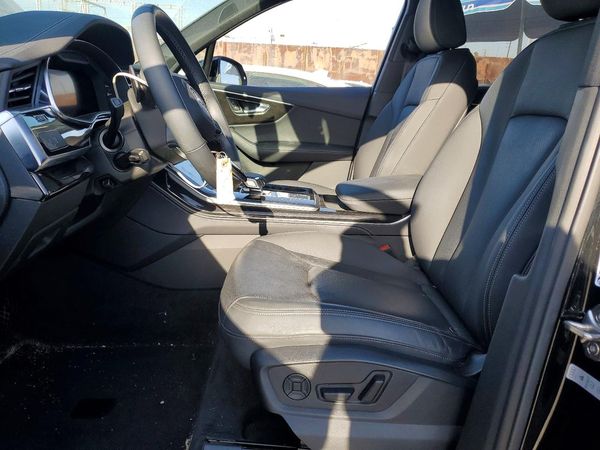 2025 AUDI Q7 quattro Premium Plus