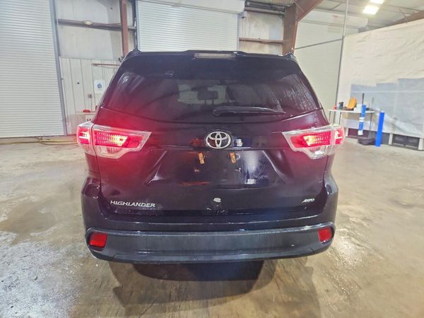 2016 TOYOTA HIGHLANDER