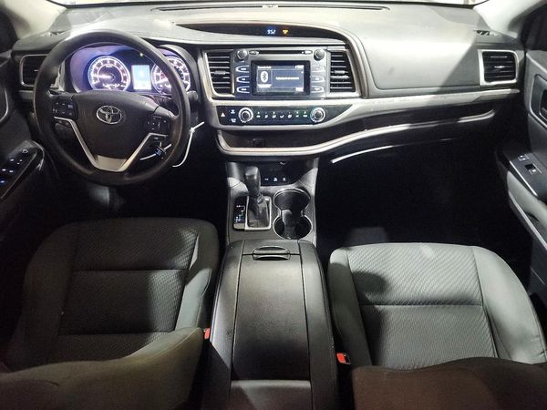 2016 TOYOTA HIGHLANDER