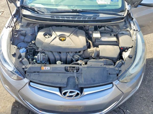 2015 HYUNDAI ELANTRA GLS(Middle)