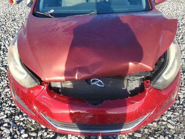2016 HYUNDAI ELANTRA — Engine bay