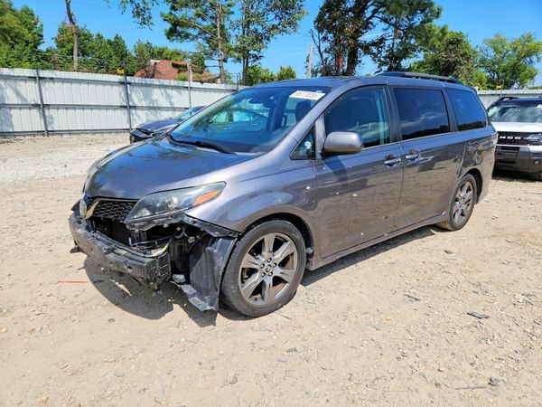 2018 TOYOTA SIENNA