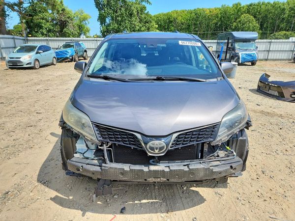 2018 TOYOTA SIENNA