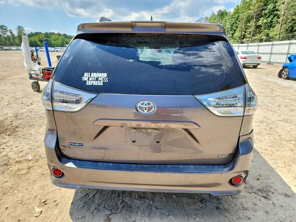 2018 TOYOTA SIENNA