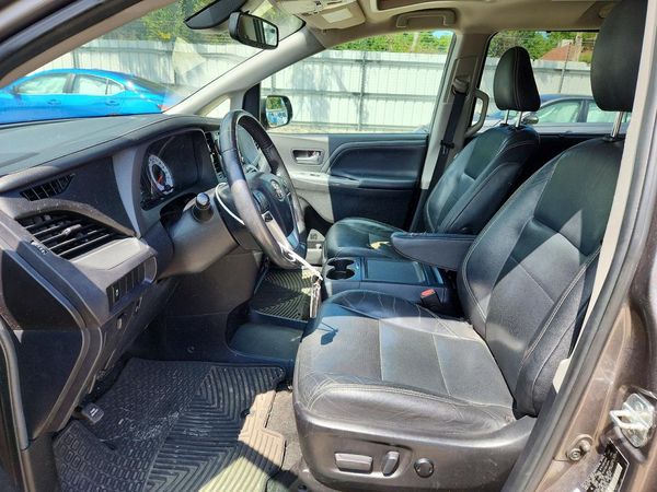 2018 TOYOTA SIENNA