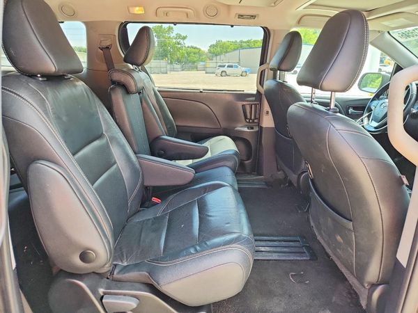 2018 TOYOTA SIENNA
