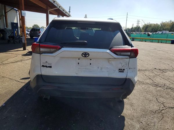 2019 TOYOTA RAV4 XLE Premium