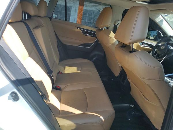 2019 TOYOTA RAV4 XLE Premium
