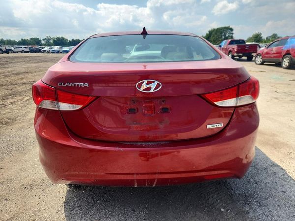 2013 HYUNDAI ELANTRA