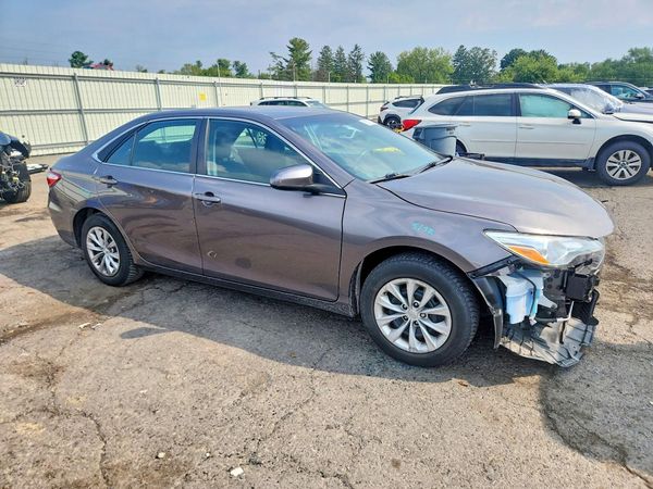 2016 TOYOTA CAMRY