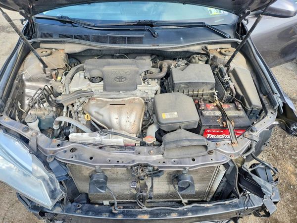 2016 TOYOTA CAMRY
