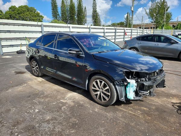 2017 VOLKSWAGEN JETTA SE
