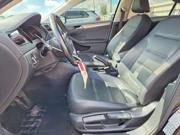 2017 VOLKSWAGEN JETTA SE