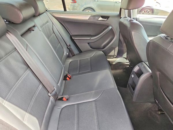 2017 VOLKSWAGEN JETTA SE