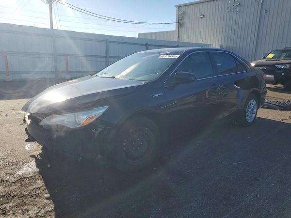 2016 TOYOTA CAMRY SOLA Hybrid — Front 3/4