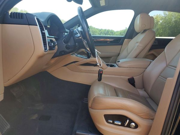 2019 PORSCHE CAYENNE