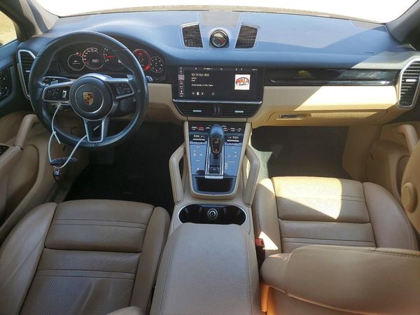 2019 PORSCHE CAYENNE
