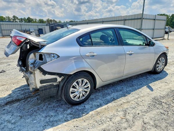 2016 KIA FORTE GL (Middle-Low Grade)