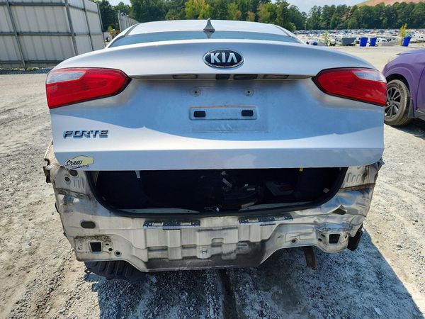 2016 KIA FORTE GL (Middle-Low Grade)