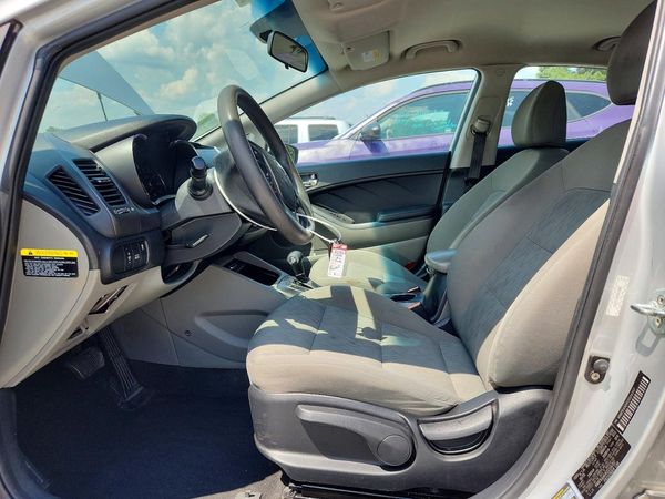 2016 KIA FORTE GL (Middle-Low Grade)