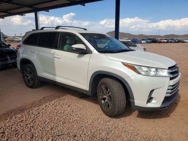 2019 TOYOTA HIGHLANDER LE