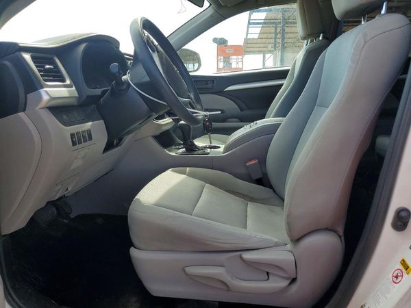 2019 TOYOTA HIGHLANDER LE