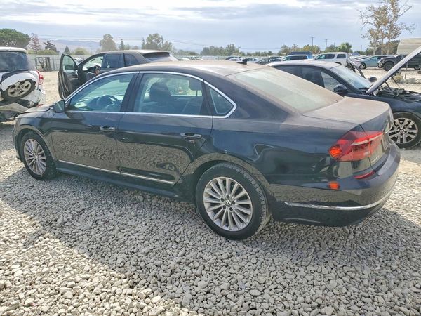 2017 VOLKSWAGEN PASSAT