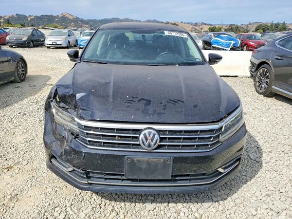 2017 VOLKSWAGEN PASSAT