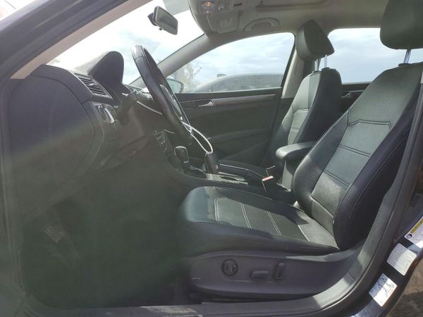 2017 VOLKSWAGEN PASSAT