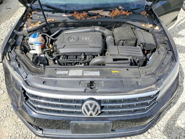 2017 VOLKSWAGEN PASSAT