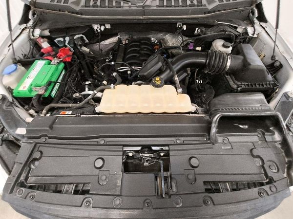 2018 FORD F150 — Engine bay
