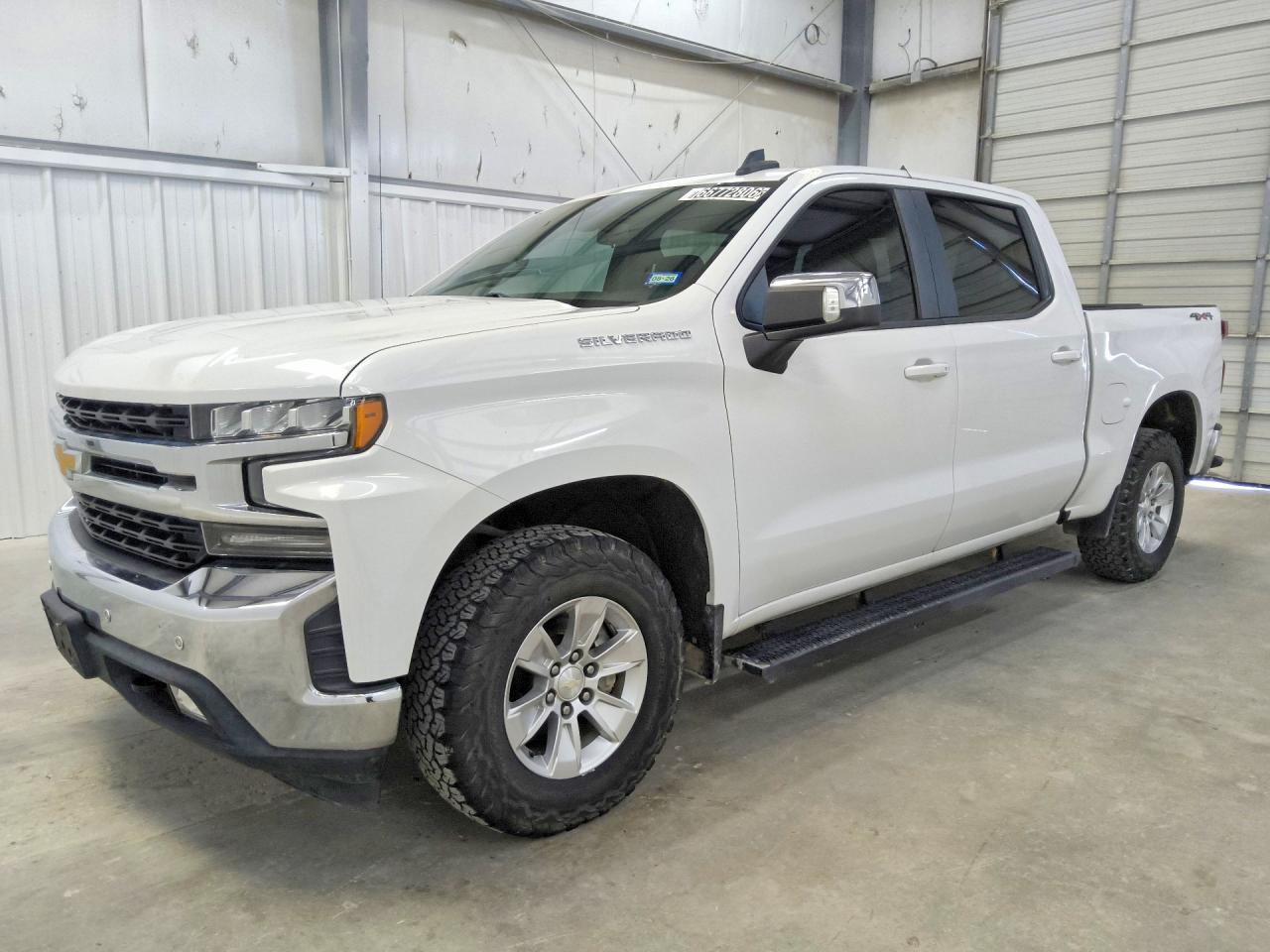 2019 CHEVROLET SILVERADO LT — Front 3/4