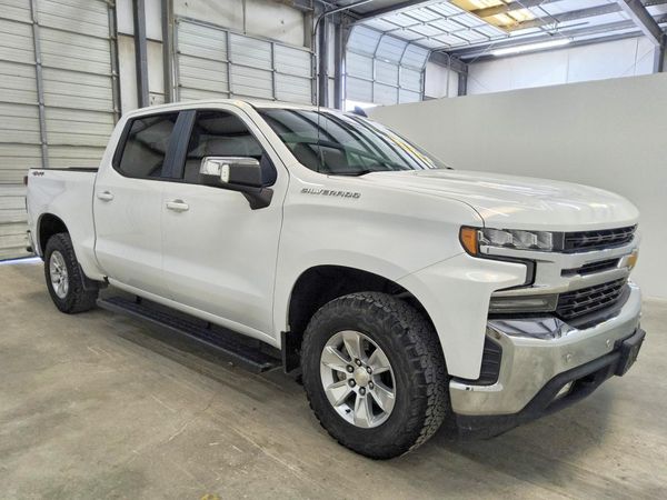 2019 CHEVROLET SILVERADO LT — Passenger 3/4