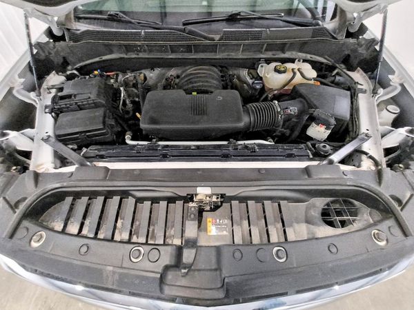 2019 CHEVROLET SILVERADO LT — Engine bay
