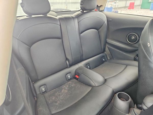 2014 MINI COOPER