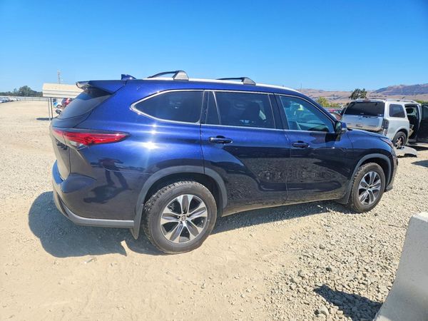 2022 TOYOTA HIGHLANDER XLE — PSRA