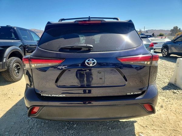 2022 TOYOTA HIGHLANDER XLE — DIRR
