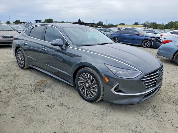 2023 HYUNDAI SONATA Limited — Passenger 3/4